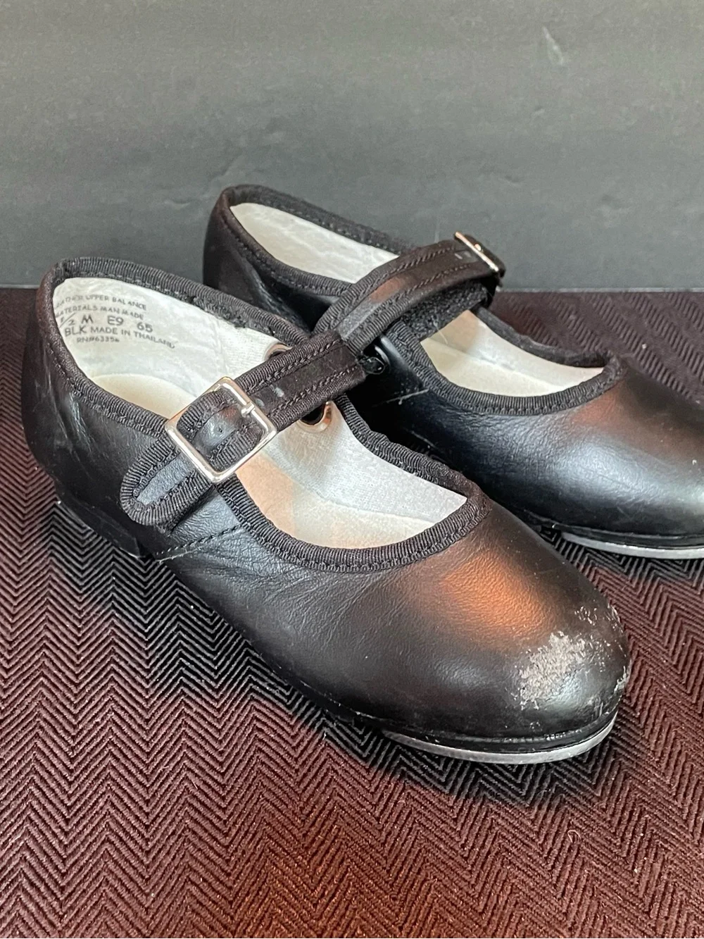 Capezio tap shoes girls size 9-1/2 M